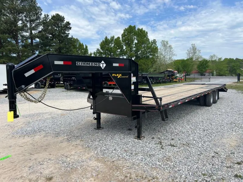 2024_Diamond_T_Trailers_102X32_Equipment_Trailer_B0z9bkta1ssb.webp