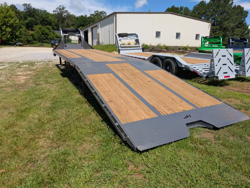 Horizon FYZ 32' Hydraulic Dovetail Gooseneck 12K (20'+12') 